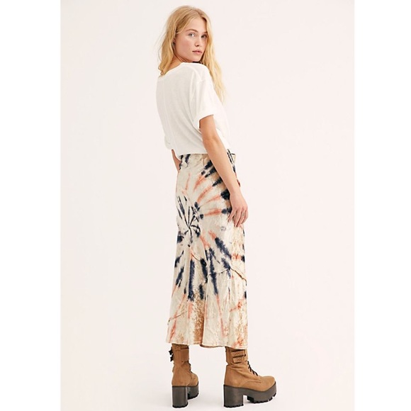 💫Free People | Serious Swagger Tie Dye Skirt - Picture 3 of 7